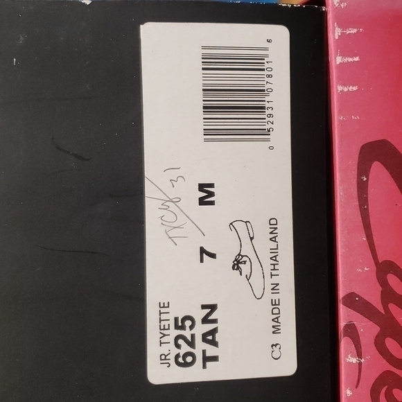 Capezio women's size 7M Jr. Tyette 625 tan - Picture 3 of 4